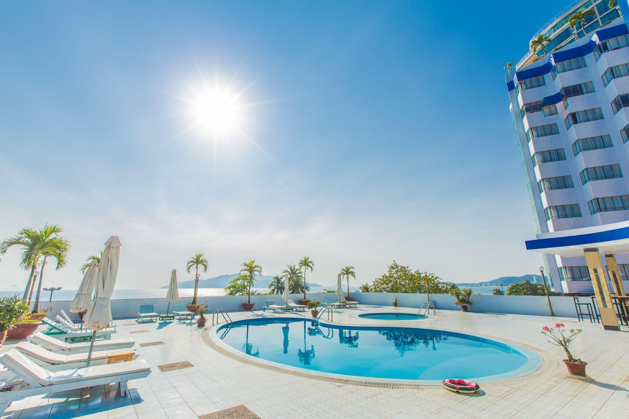 Yasaka Saigon Nha Trang Hotel & Spa Exteriör bild