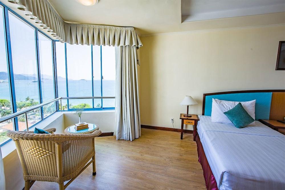 Yasaka Saigon Nha Trang Hotel & Spa Exteriör bild