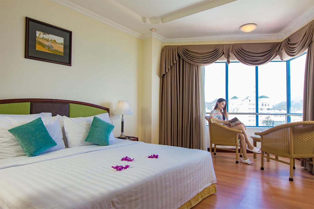 Yasaka Saigon Nha Trang Hotel & Spa Exteriör bild